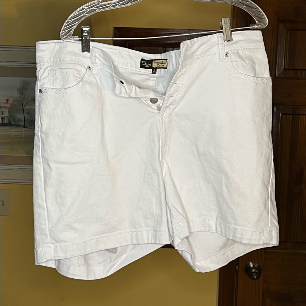 Embroidered White Shorts - NWOT